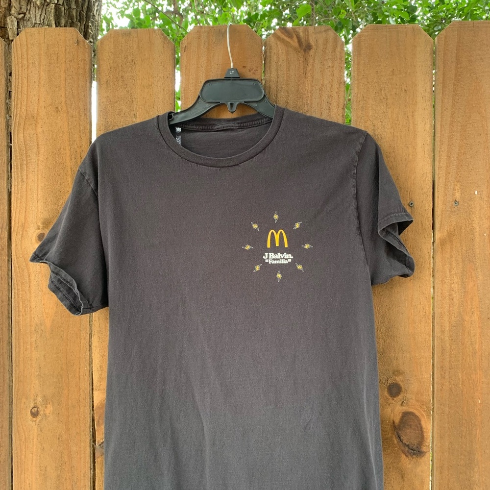 Vintage J Balvin "Familia " faded T-shirt size M/L.